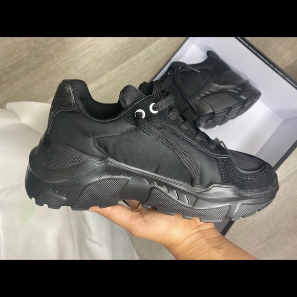 Versace shoes - Picture 3 of 5